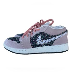 Nike Air Jordan 1 Low SE GS "Floral" Platinum Violet 6.5 Youth